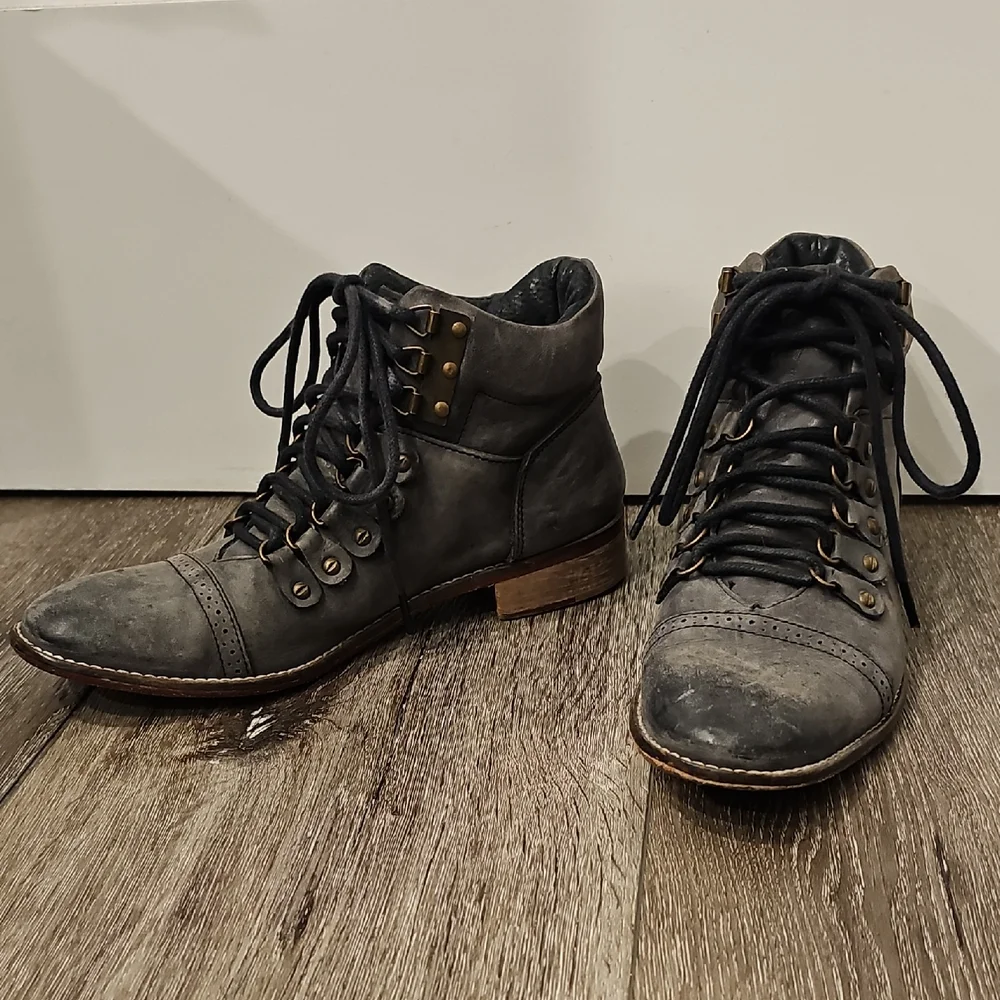FREE PEOPLE Distressed Gray Leather Lace-Up Ankle Booties